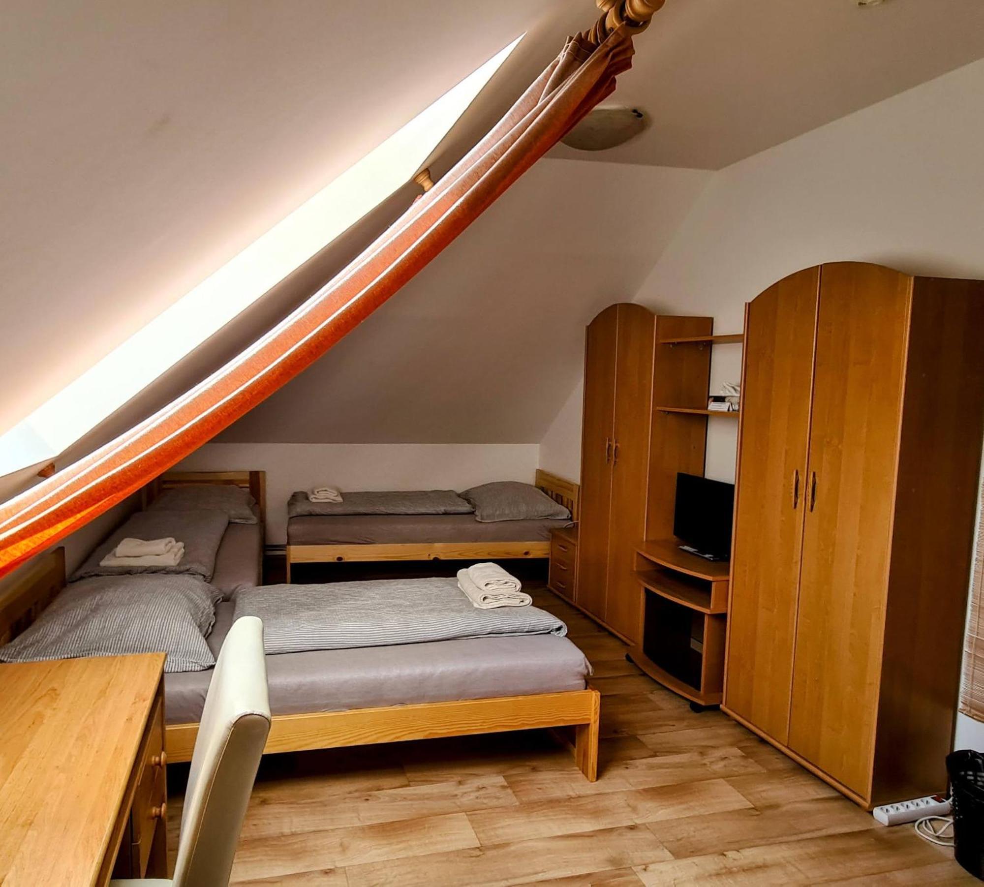 Penzion Pod Zámkem Vizovice Esterno foto