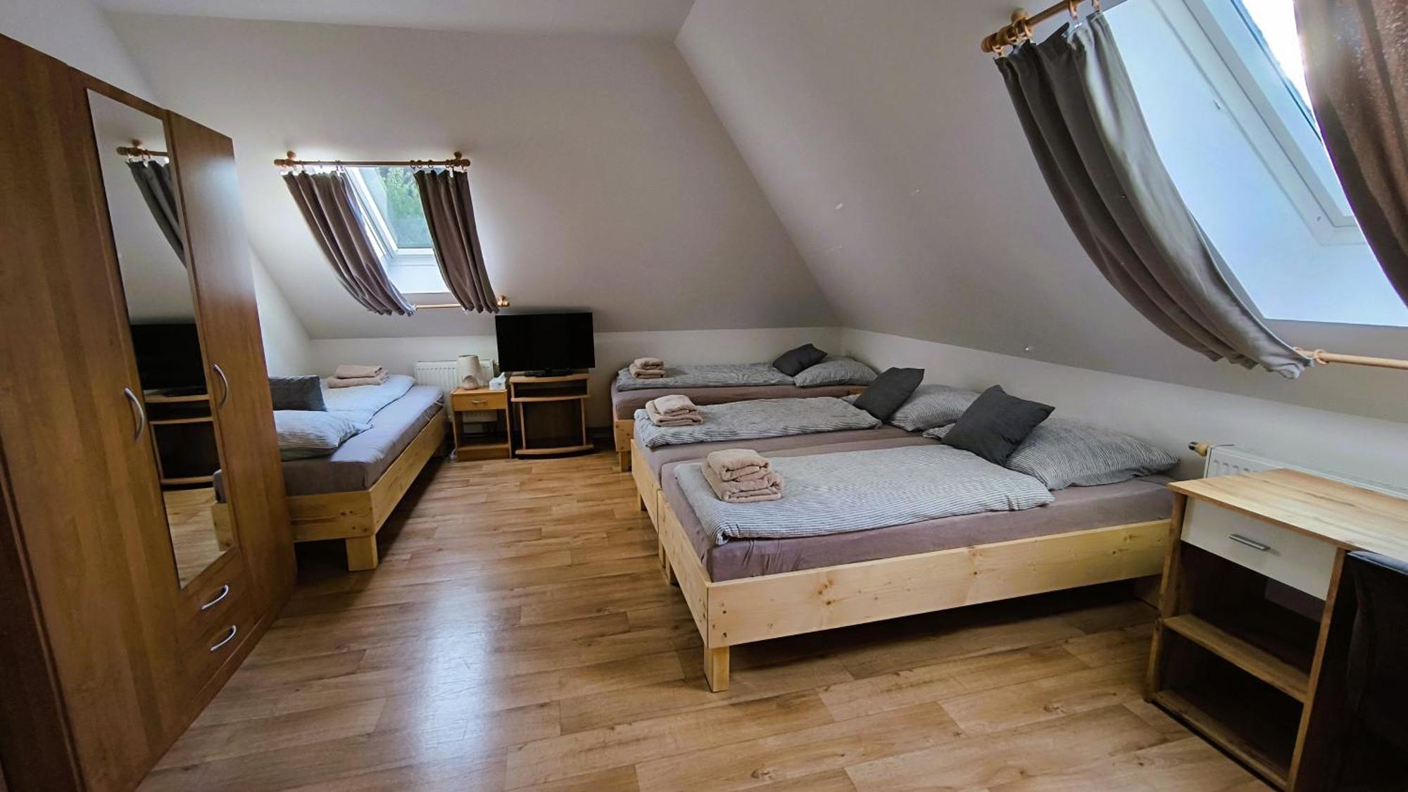 Penzion Pod Zámkem Vizovice Esterno foto